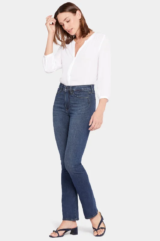 Le Silhouette Slim Bootcut Jeans In Petite - Precious